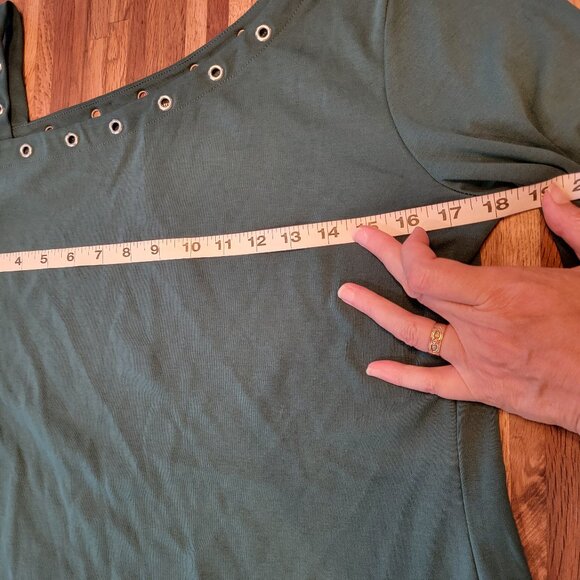 Patty Boutik Green Off The Shoulder Top - Picture 3 of 8